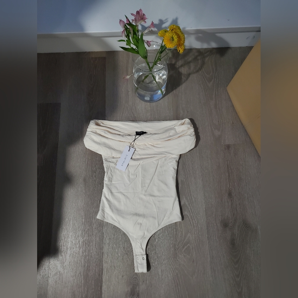 BNWT Dynamite Off The Shoulder Bodysuit